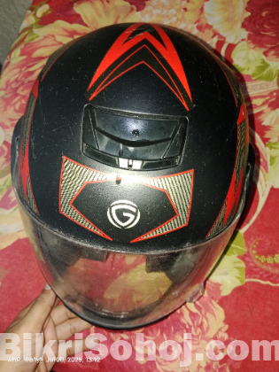দুইটা হেলমেট